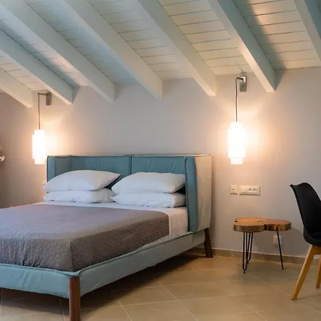 Villa Luxury Matzourana By Posarellivillas